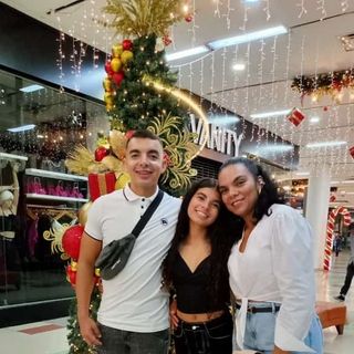 Profile Picture of eileen zuleta (@eileenzuleta) on Instagram