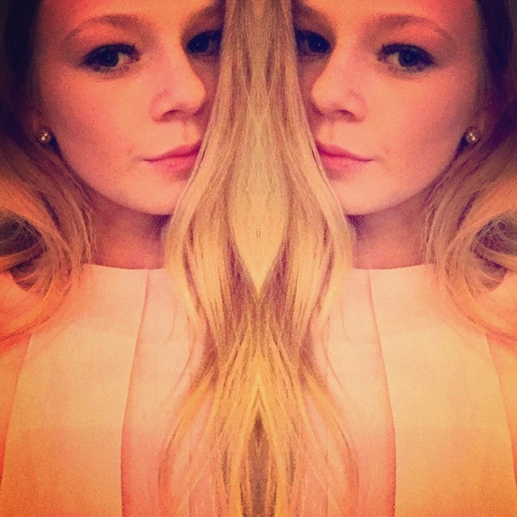 Profile Picture of Ava Martin (@aava_mmarie) on Poshmark