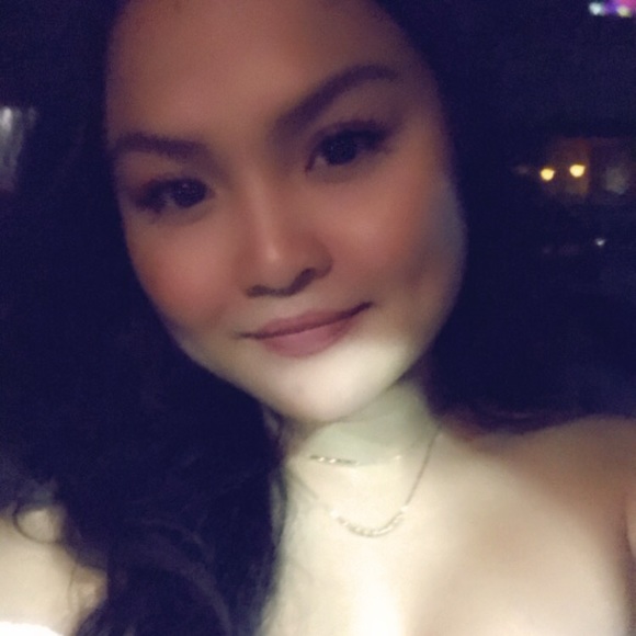 Profile Picture of Hazel Hizon (@heavenzel) on Poshmark