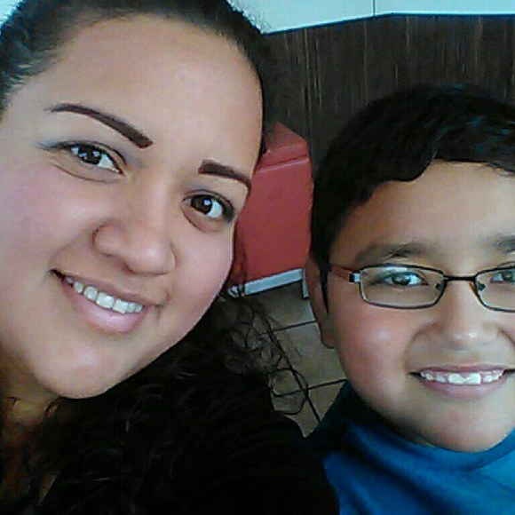 Profile Picture of Claudia Cuellar (@ccuellar12) on Poshmark