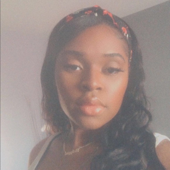 Profile Picture of Kennedy Fields (@kennedy_storme) on Poshmark