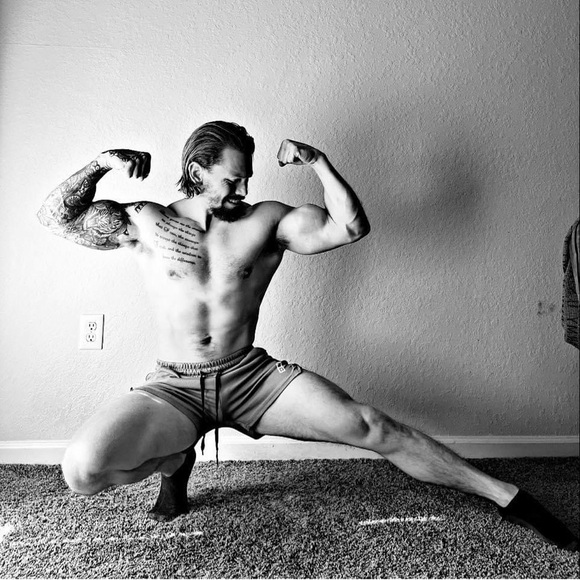 Profile Picture of Alexander Randles (@juicydestin) on Poshmark