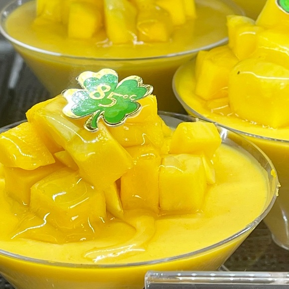 Profile Picture of Julianna Phillips (@sphillips02) on Poshmark