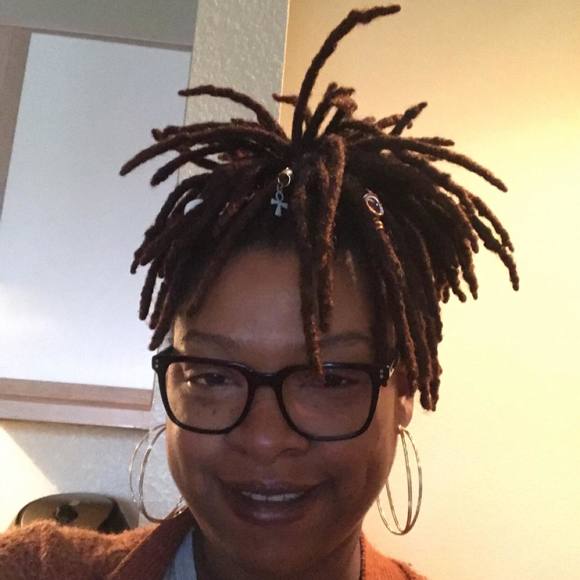 Profile Picture of Tasha Paul (@leriksmoet) on Poshmark