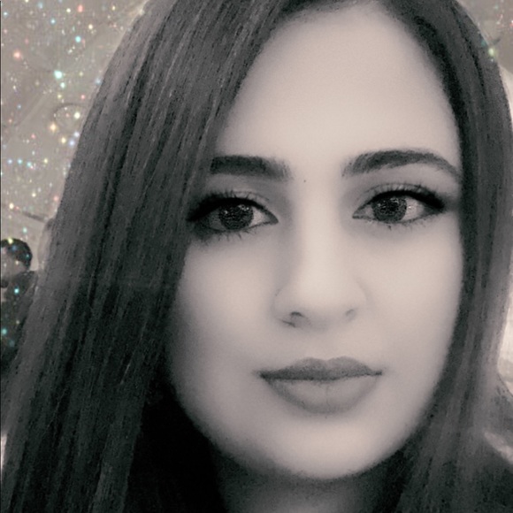 Profile Picture of Albina Shamailova (@ashamailova) on Poshmark