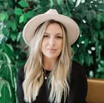 Profile Picture of Julia Clark (@Julia-Clark) on Facebook