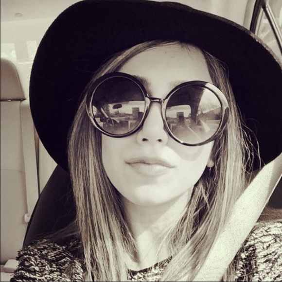 Atousa Dehkordi - Poshmark Profile Picture of Atousa Dehkordi (@adehkordi) on Poshmark