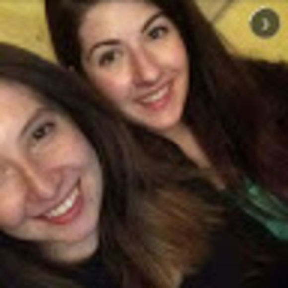 Profile Picture of Alexis Ward (@lexexplores) on Poshmark