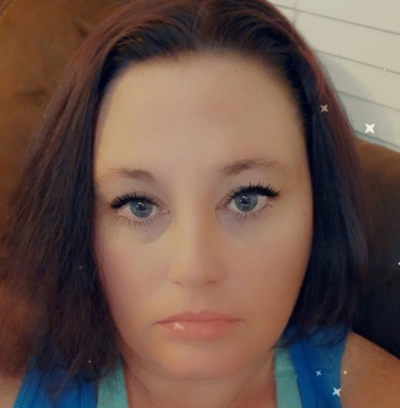 Profile Picture of Tonya Snellings (@tsnellings13) on Poshmark