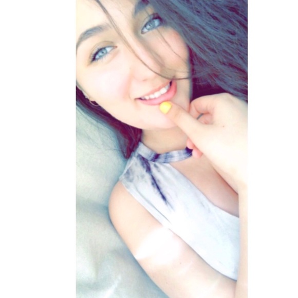 Profile Picture of Maria Breiding (@fashion455) on Poshmark
