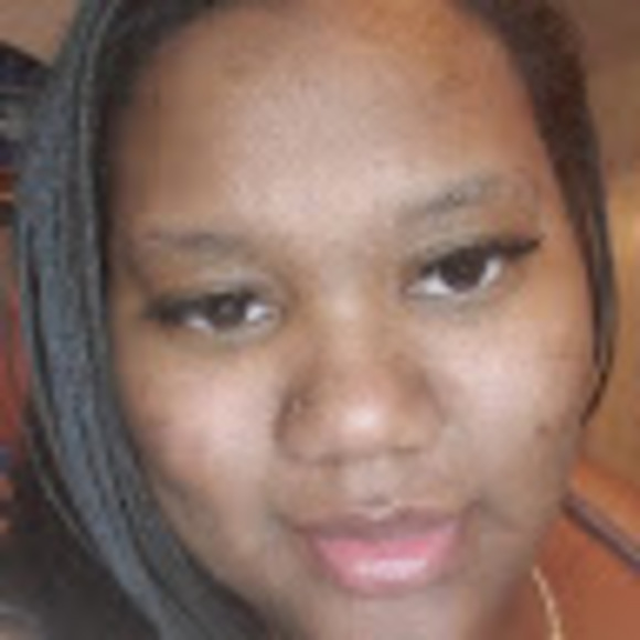 Profile Picture of Danielle Hines (@mzdani0701) on Poshmark