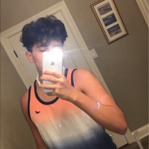 Profile Picture of Joel Salinas (@joelsalinas25) on Poshmark