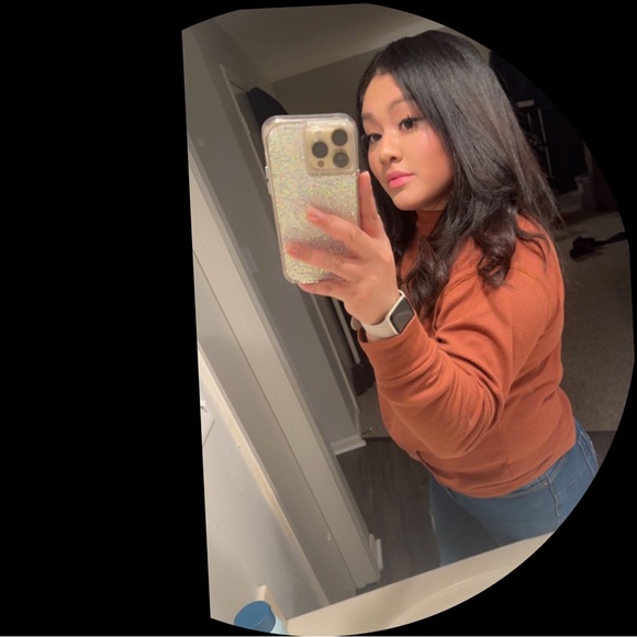 Profile Picture of Alex Hurtado (@hurtadoalex0402) on Poshmark