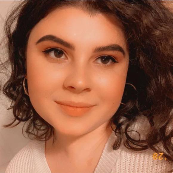 Profile Picture of Adrian Ivy (@adrianivy) on Poshmark