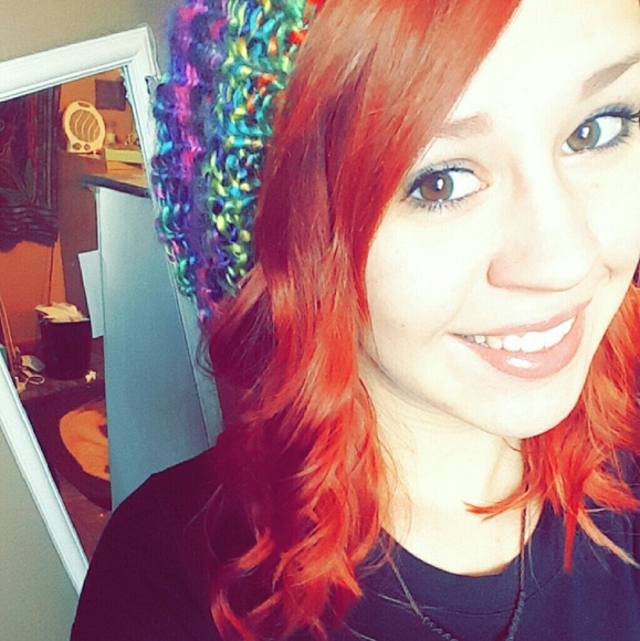 Profile Picture of Cassandra Beckman (@cassandrajb27) on Poshmark