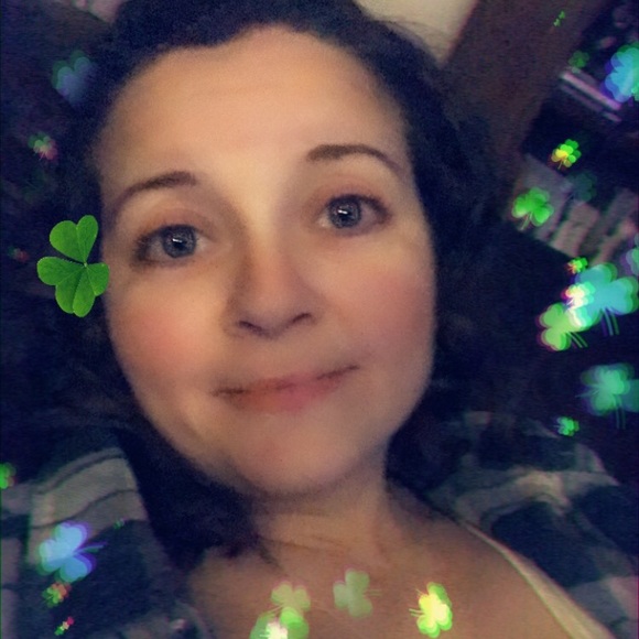 Profile Picture of Alissa Trezzi (@alkatrez0424) on Poshmark