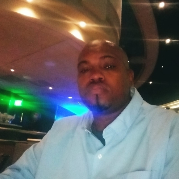 Profile Picture of Brandon Stroyier (@jyvon99) on Poshmark