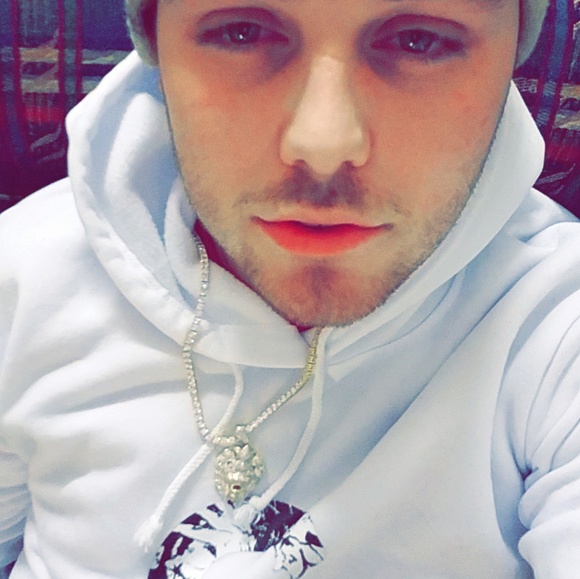 Profile Picture of Brandon Bowles (@brandon12367) on Poshmark