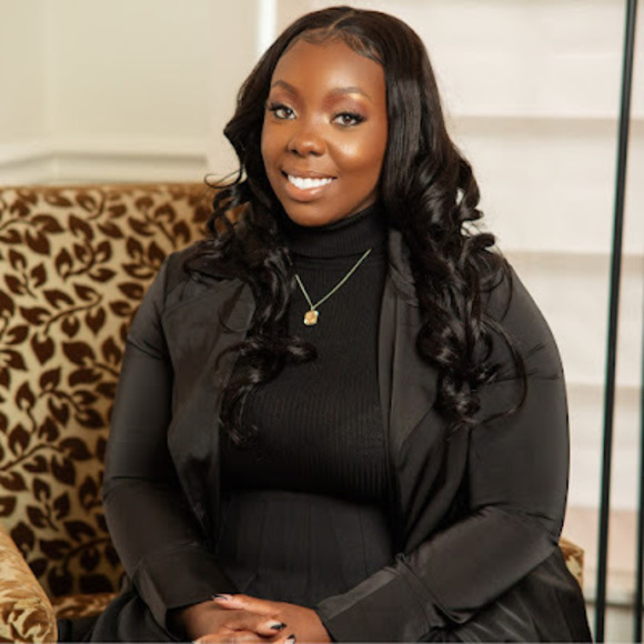 Profile Picture of Jennice Maronie (@jenmaronie) on Poshmark