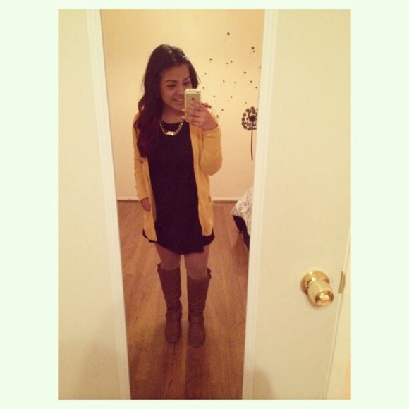 Profile Picture of Katherine Alvarez (@alvarkat12) on Poshmark