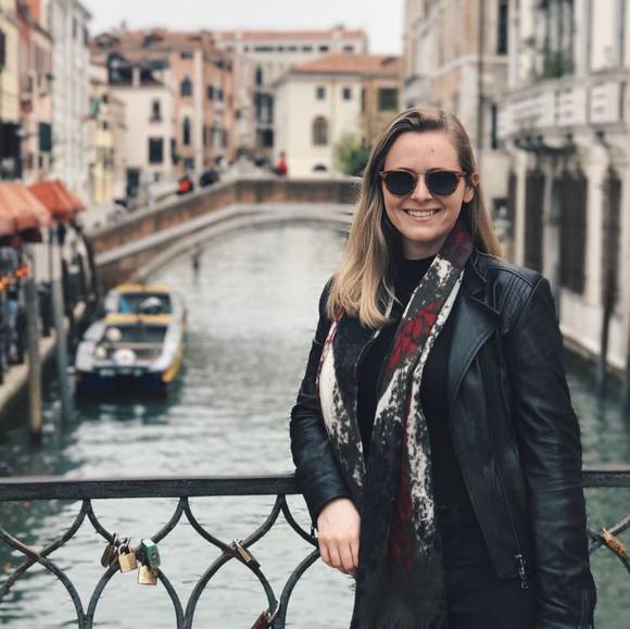 Profile Picture of Jillian Sweeney (@jsweeney15) on Poshmark