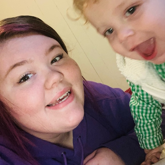 Profile Picture of Lacey Ray (@laceylr2003) on Poshmark