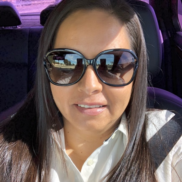 Profile Picture of Laura Verdugo (@lverdugo1125) on Poshmark