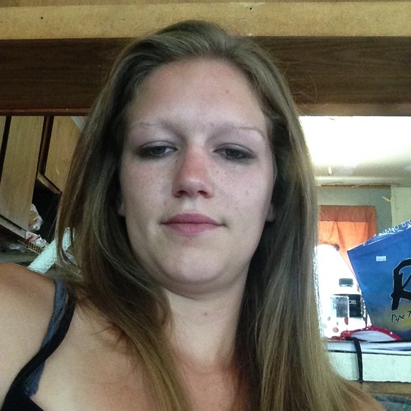 Profile Picture of Natasha Deline (@natashadeline11) on Poshmark