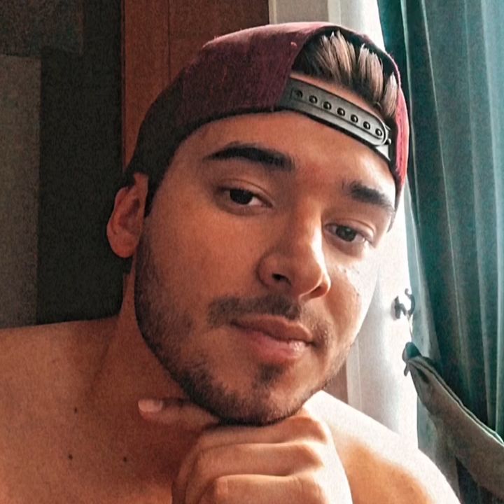 Profile Picture of rolandggs (@rolandggs) on Tiktok