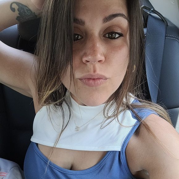 Crystal Tejeda - Poshmark Profile Picture of Crystal Tejeda (@needlove85) on Poshmark