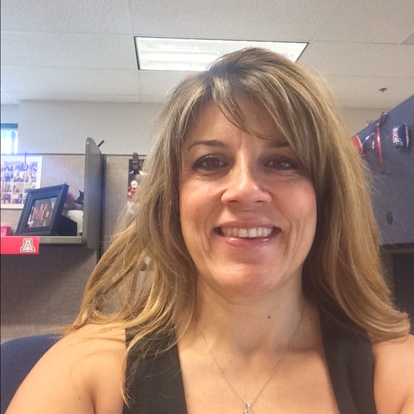 Profile Picture of Claudia Bernal (@chiquitabanana3) on Poshmark