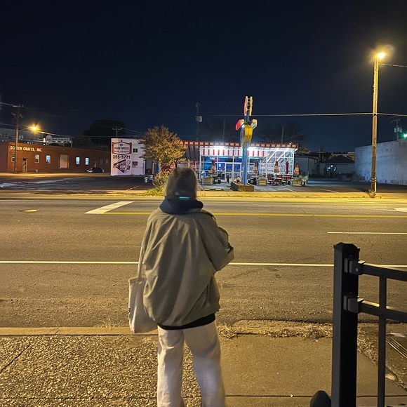 Profile Picture of Amanda Marietti (@amariett_) on Poshmark