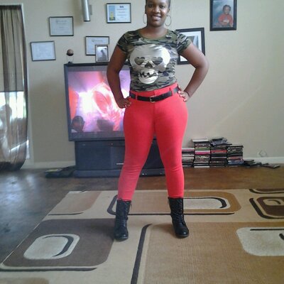 Profile Picture of Lela Key (@Something_Rite) on Twitter