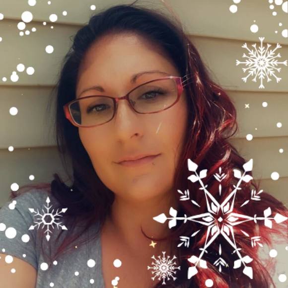 Courtney Caisse - Poshmark Profile Picture of Courtney Caisse (@courtneycaisse) on Poshmark