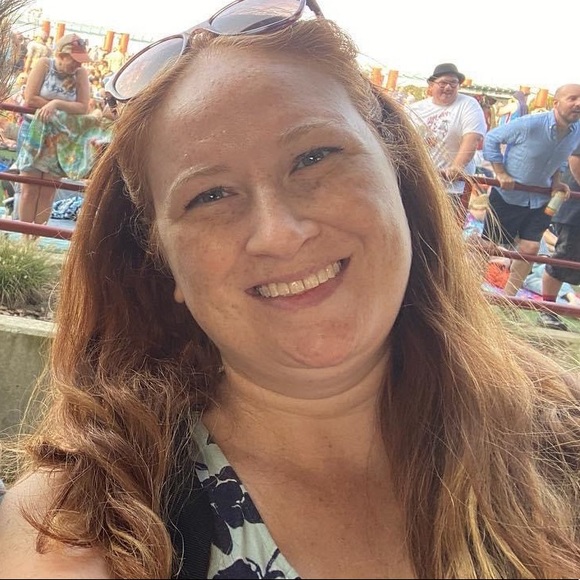 Sarah Rowles - Poshmark Profile Picture of Sarah Rowles (@lapatins) on Poshmark