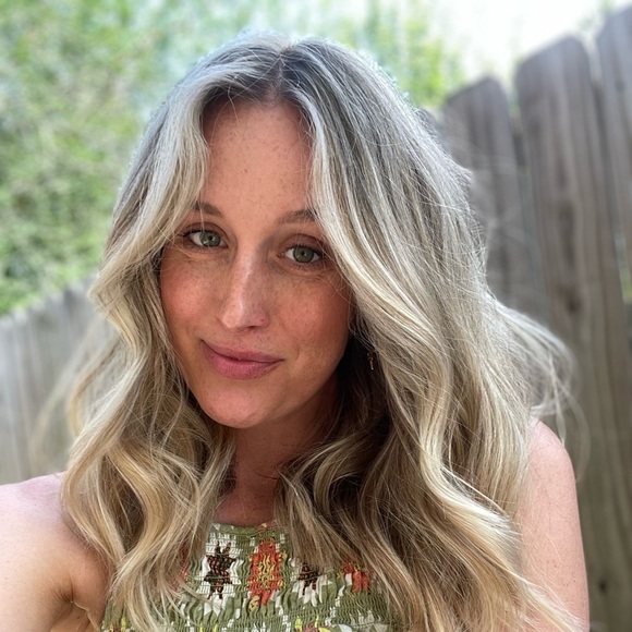 Profile Picture of Traci Szczesny (@traciszczesny) on Poshmark