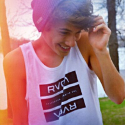 Profile Picture of Sean (@iSeanStar) on Twitter