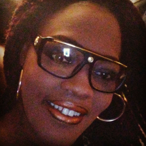 Profile Picture of Sharie Pickens (@hatersoffme33) on Poshmark