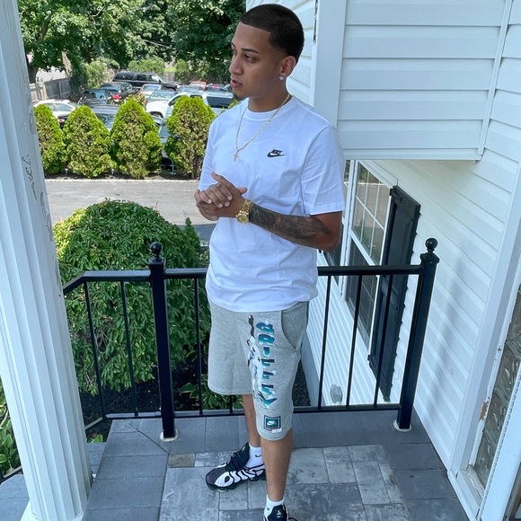 Profile Picture of Paris Rampersad (@deejayzroli) on Poshmark