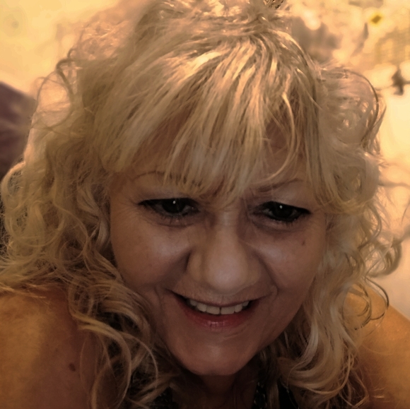 Profile Picture of Lori Campbell (@lcinmt) on Poshmark