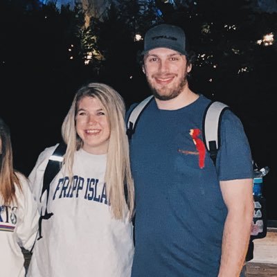 Profile Picture of Mackenzie Bogaards (@kenzziebee) on Twitter