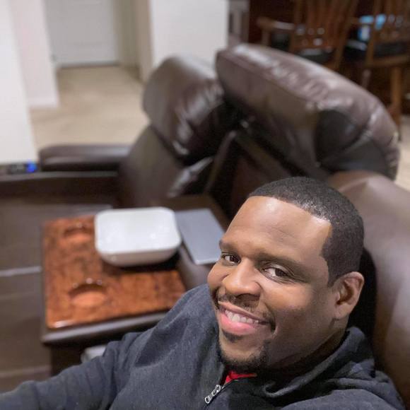 Profile Picture of Deron Hayes (@co1hayes) on Poshmark