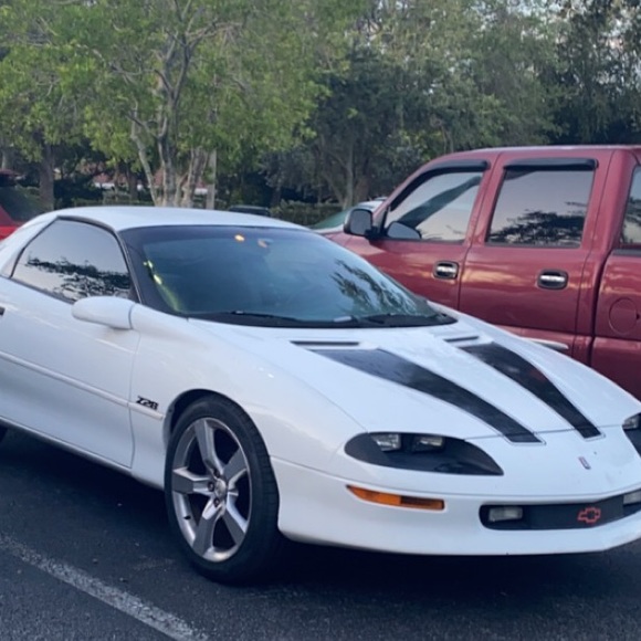 Profile Picture of Brian Vincent (@z28vince) on Poshmark
