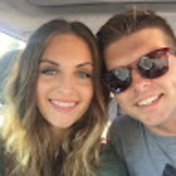 Profile Picture of Briana Ashby (@brianaa2214) on Poshmark