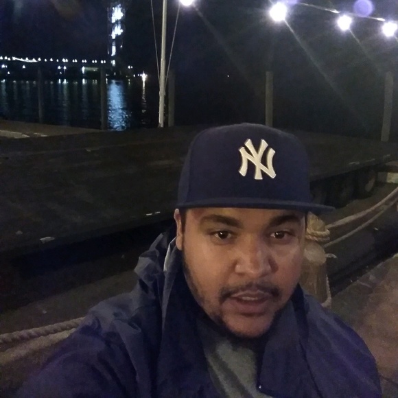 Profile Picture of Matthew Bortzer (@westworm) on Poshmark