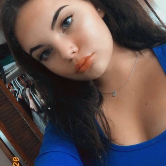 Profile Picture of Skylar Koschuk (@skylarkoschuk) on Poshmark