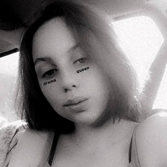 Profile Picture of Taylor Pike (@taypike829) on Poshmark