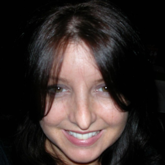 Profile Picture of Kim Deaton fake (@kkfake) on Poshmark