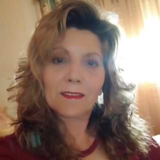 Profile Picture of Julia Suarez (@Julia-Suarez) on Facebook