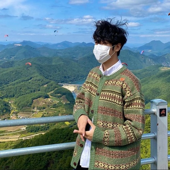 Profile Picture of Matt Pontoh (@mattyices) on Poshmark